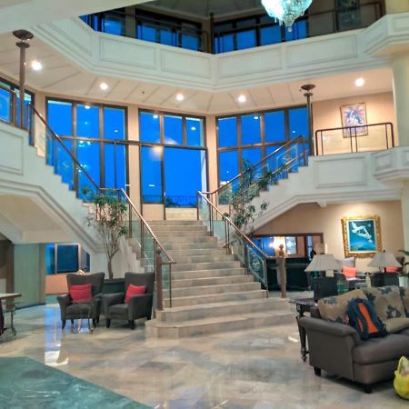 Yasmin Hotel Puncak Ngoại thất bức ảnh