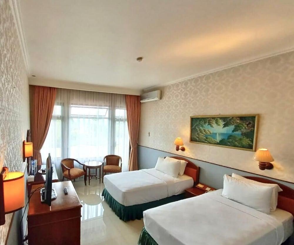 Yasmin Hotel Puncak Ngoại thất bức ảnh